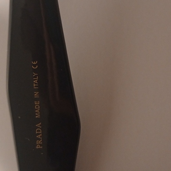 Prada Black and Purple Oversized Cat-Eye Sunglasses - Picture 4 of 5